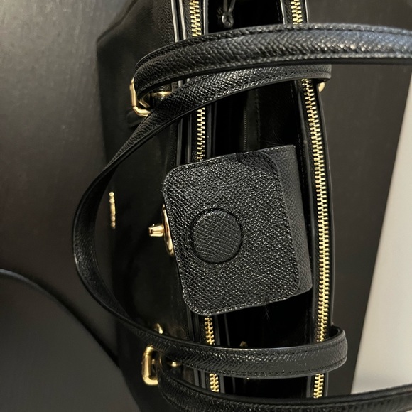 Hardly used perfect size coach purse - Picture 1 of 3